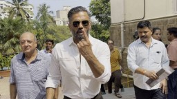 Lok Sabha Elections: Suniel Shetty fulfils his civic duty by casting vote in Mumbai